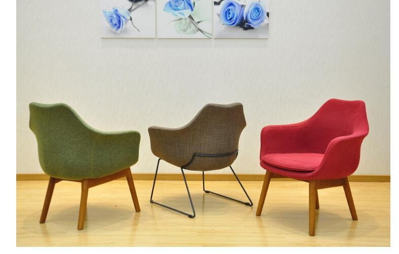 Silla de comedor de madera cl&aacute;sica